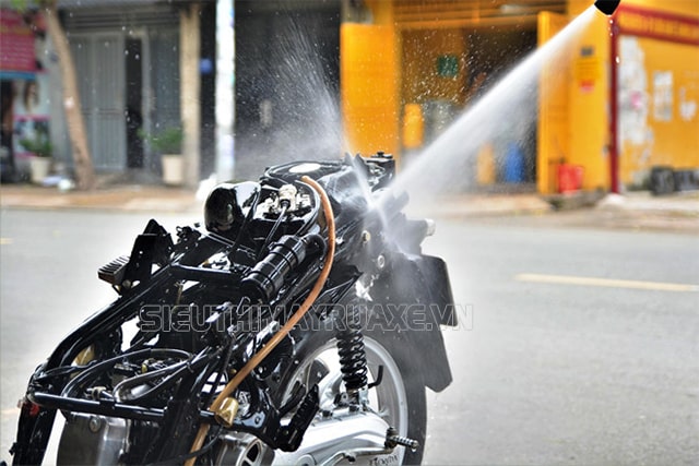 chú ý rửa xe moto pkl