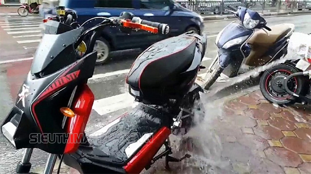 rửa xe máy điện đúng cách